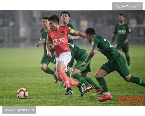 天津权健与上海申花激战正酣谁将赢得这场中超焦点之战