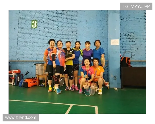 南京羽毛球队在邀请赛中的团队协作表现分析与总结